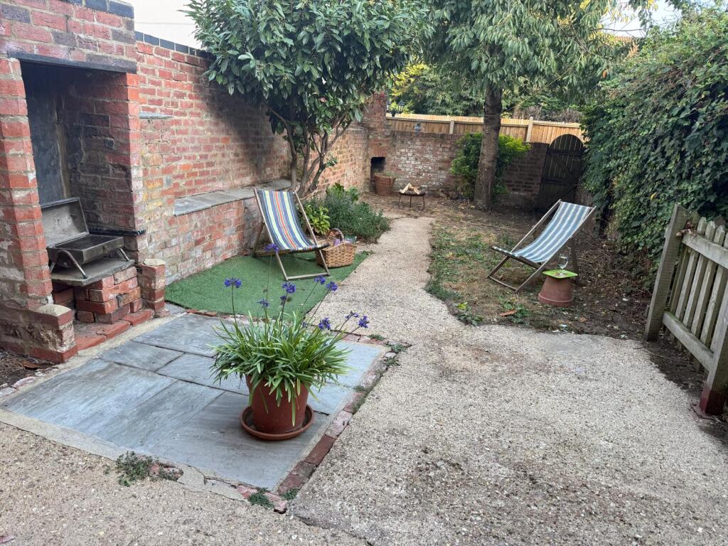 House in Daventry, Headlands - View 2