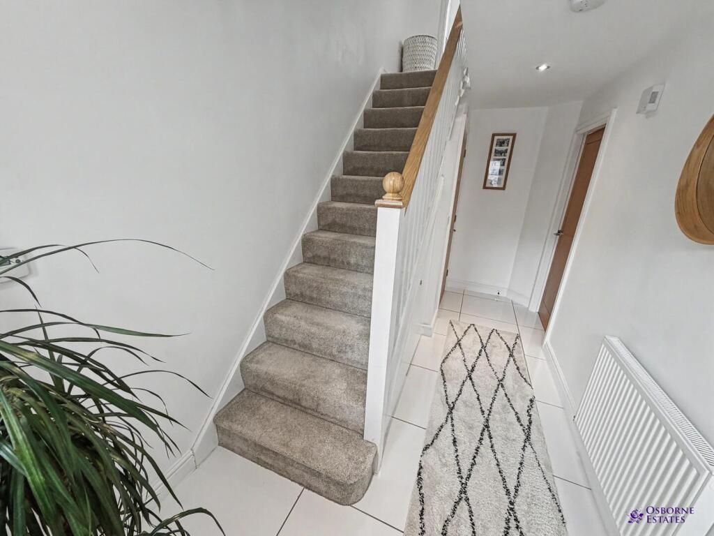 House in Cardiff, Tonyrefail - View 2