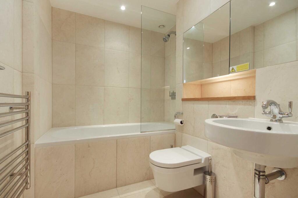Apartment in London - More