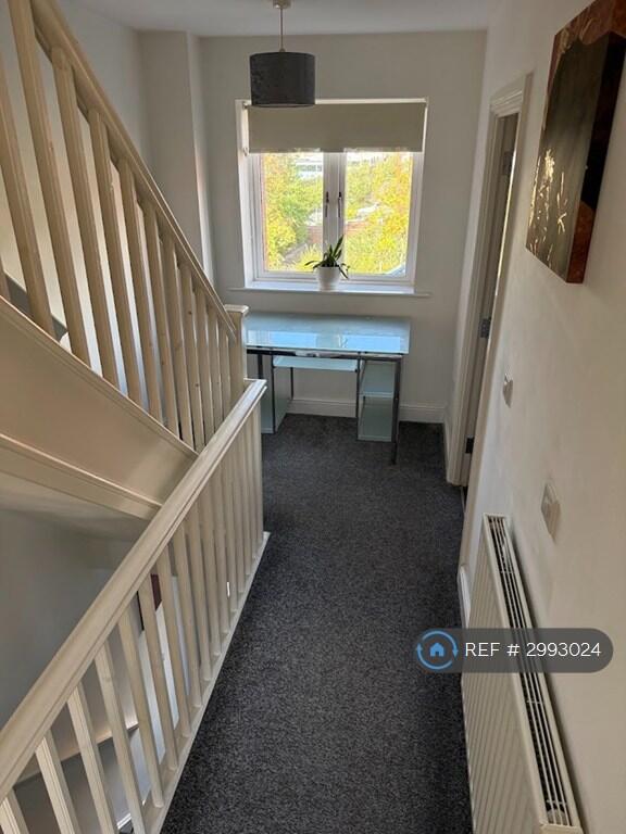 House in Leeds, Victoria Riverside, Hunslet - More