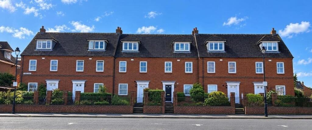 Main image of property: Meadow Lane, Hamble, SOUTHAMPTON, SO31