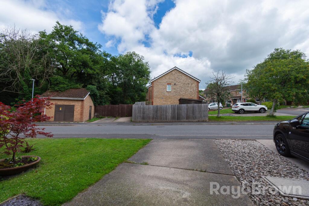 House in Cardiff, Thornhill - View 4