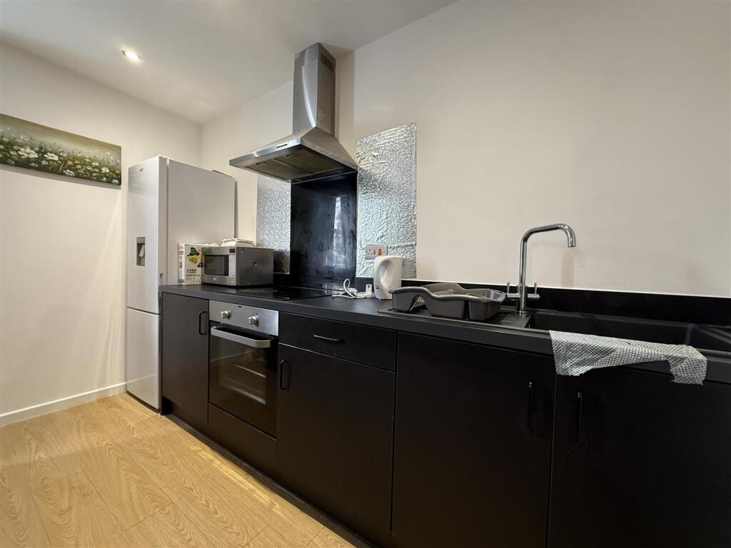 Apartment in Bolton, Greater Manchester - View 3