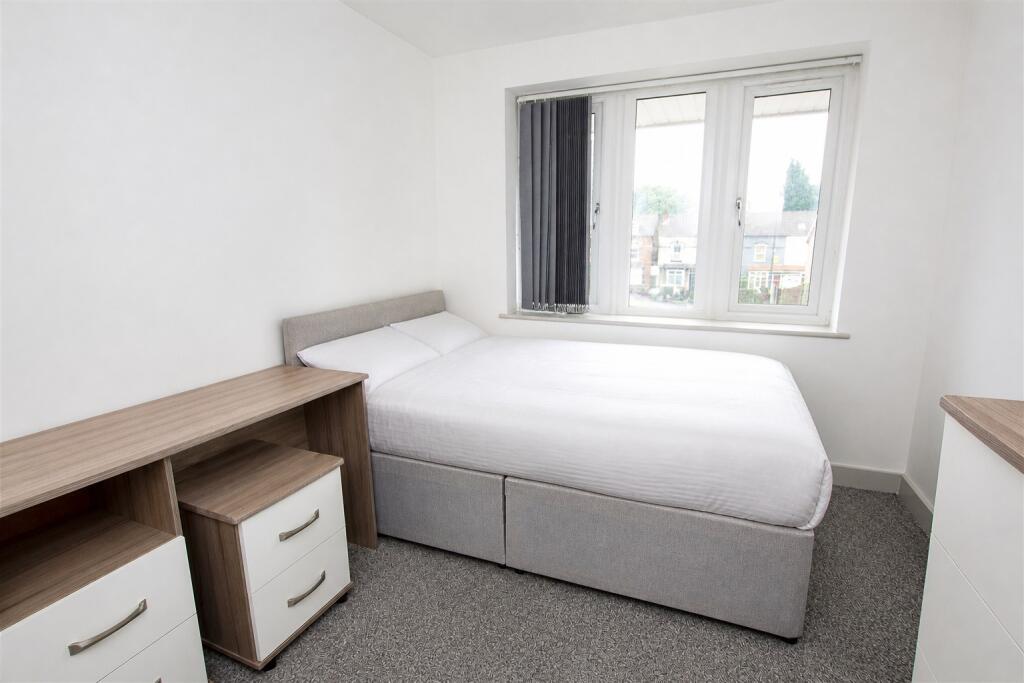 6 bedroom house for rent