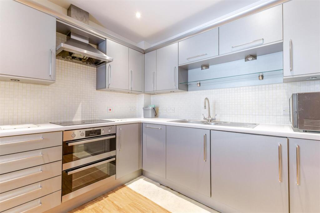 Apartment in London - View 2