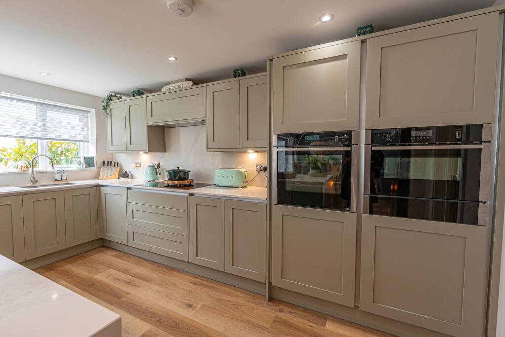 House in Newport, Home Farm, Caerleon - More