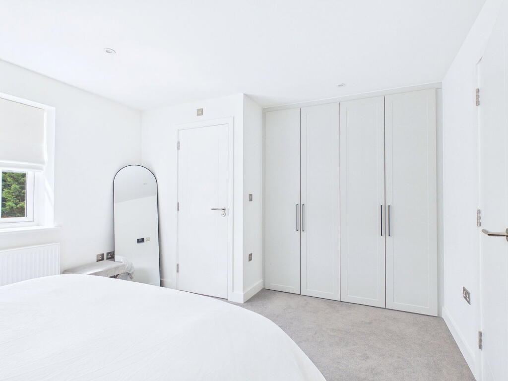 House in Three Rivers, Croxley Green - More