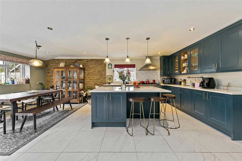 Coombe Road, Hampton photo 2