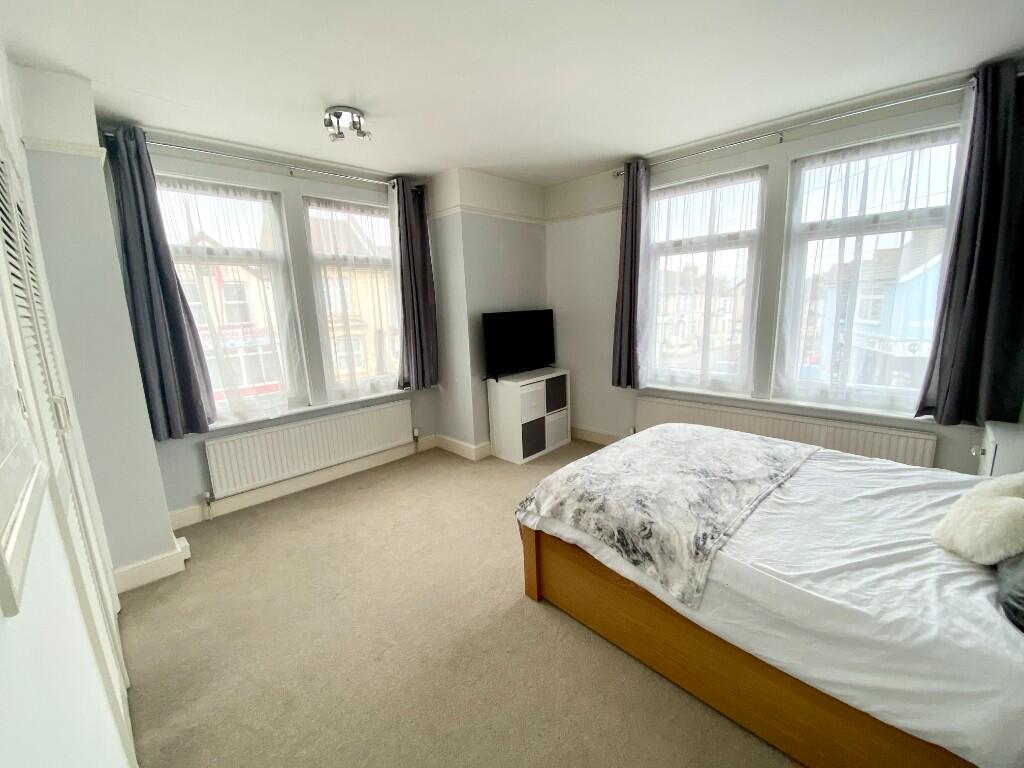 House in Gillingham, Hale - View 5