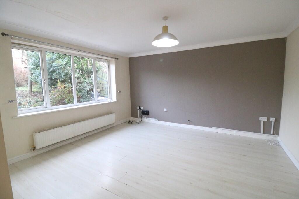 48 Lindsey Drive, Crowle, DN17 4NY photo 4
