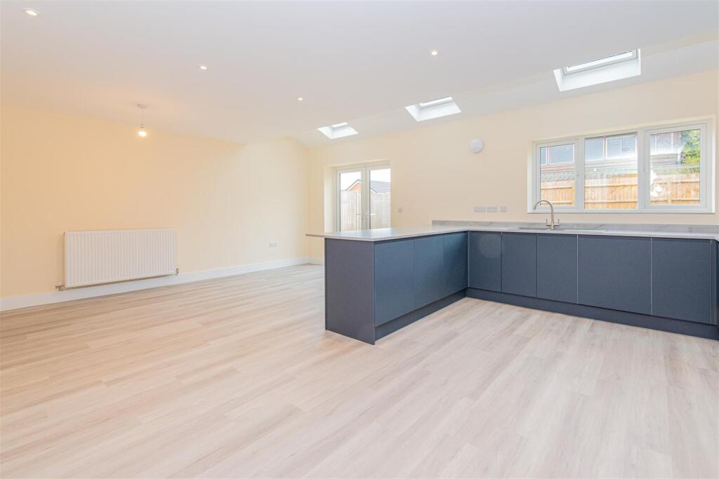 House in Kettering, Brambleside - View 5