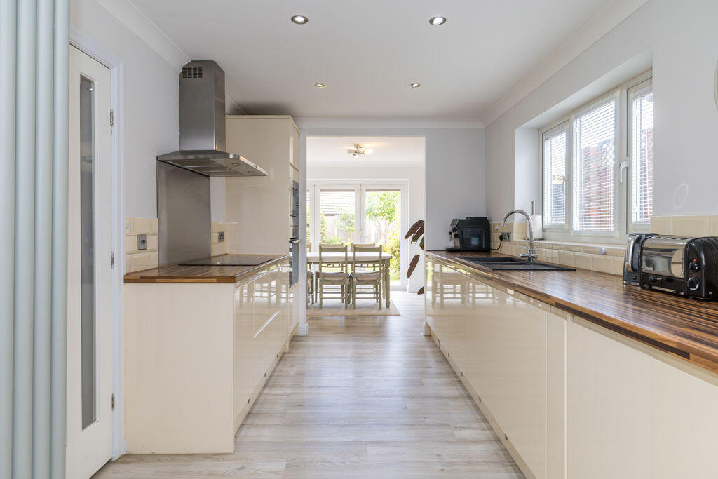 Whitefield Close, Rufford, L40 1US photo 4