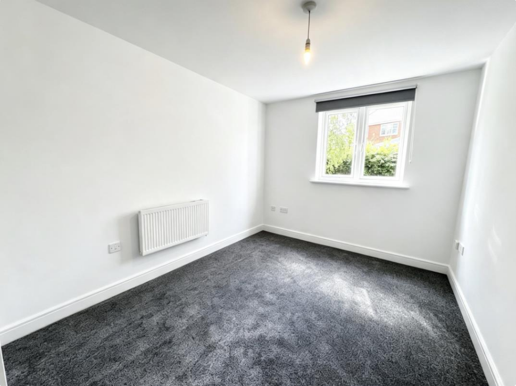 Apartment in Luton - View 5
