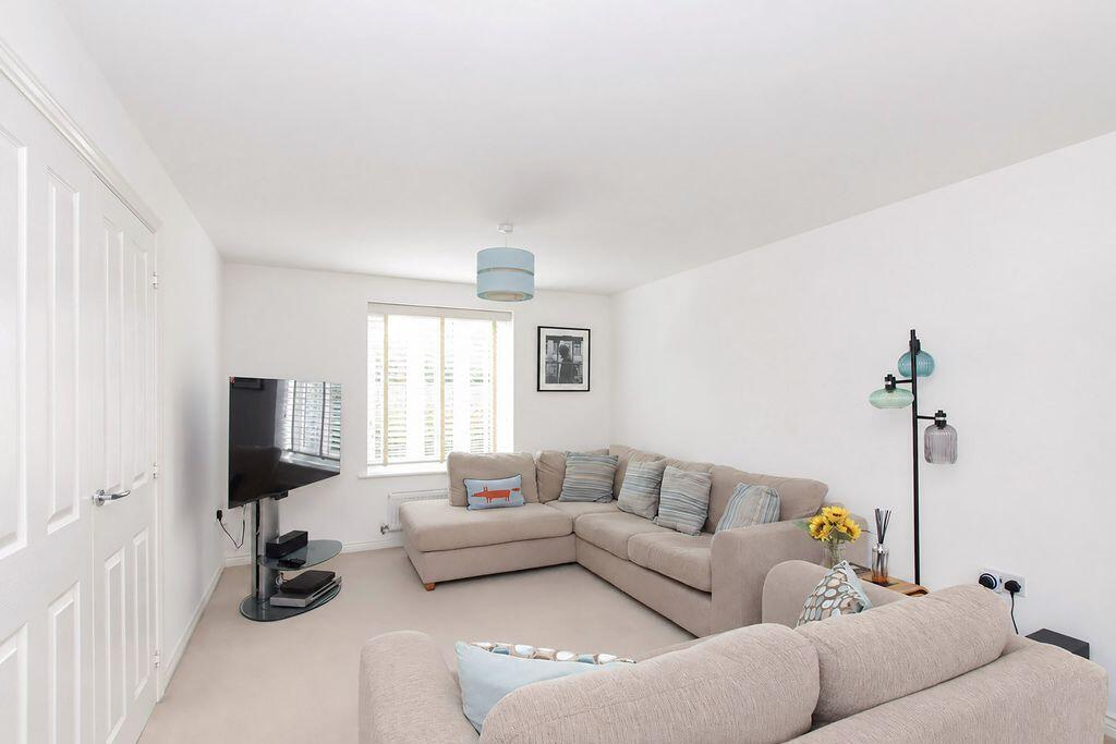 House in Luton, Pitstone - View 2