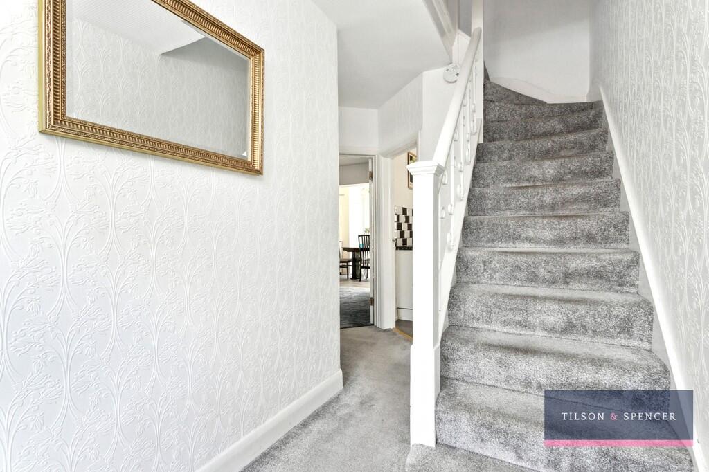 House in London - View 2