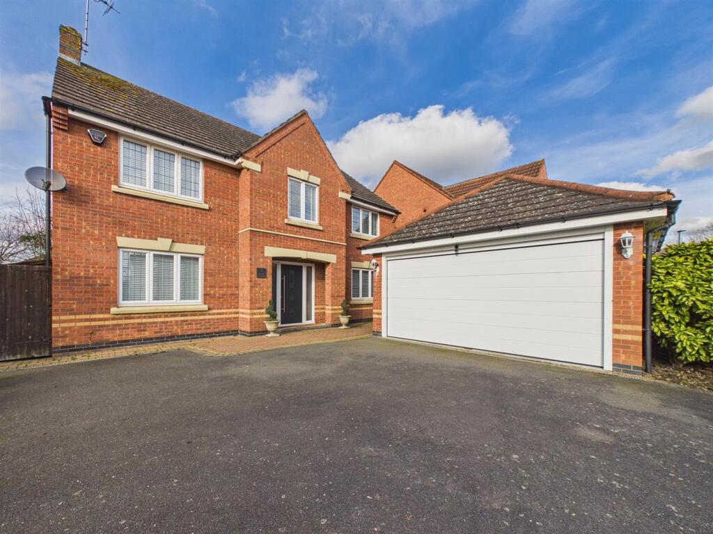 Main image of property: Rosyth Crescent, Chellaston, Derby