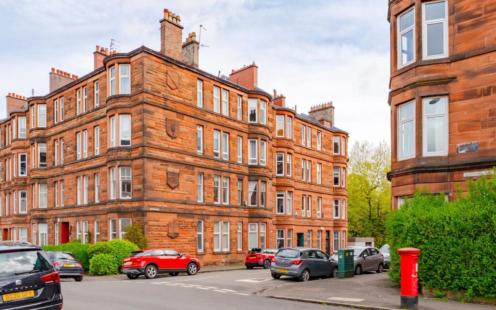 Main image of property: Laurel Place, Flat 3/1, Thornwood, Glasgow, G11 7RF