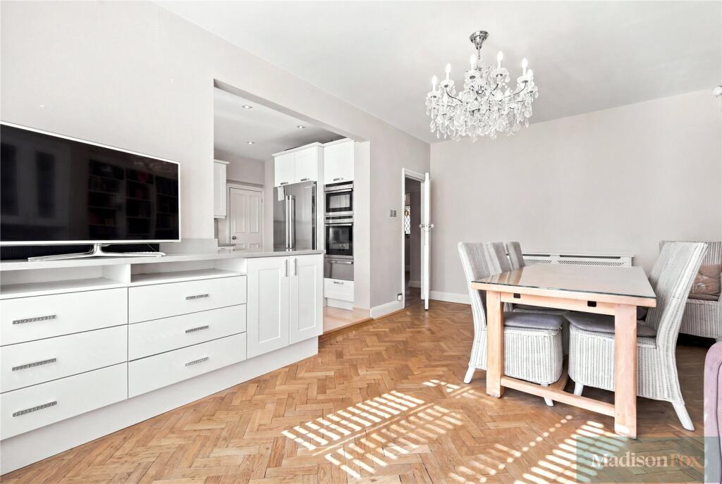 House in Epping Forest, Loughton - More