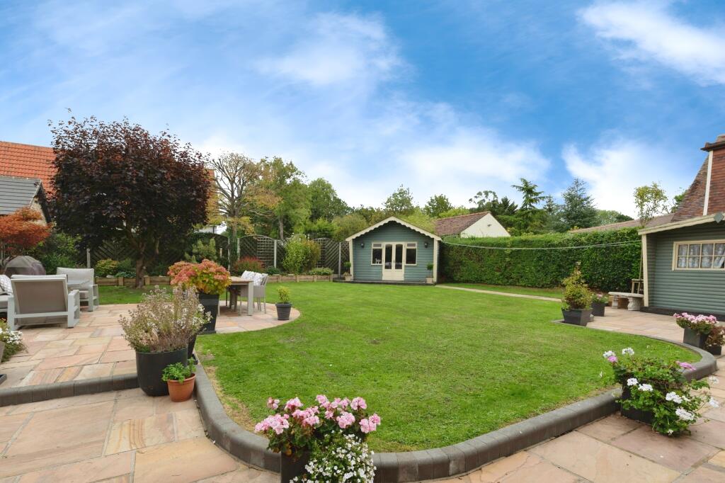 Noak Hill Road, Billericay, CM12 photo 4