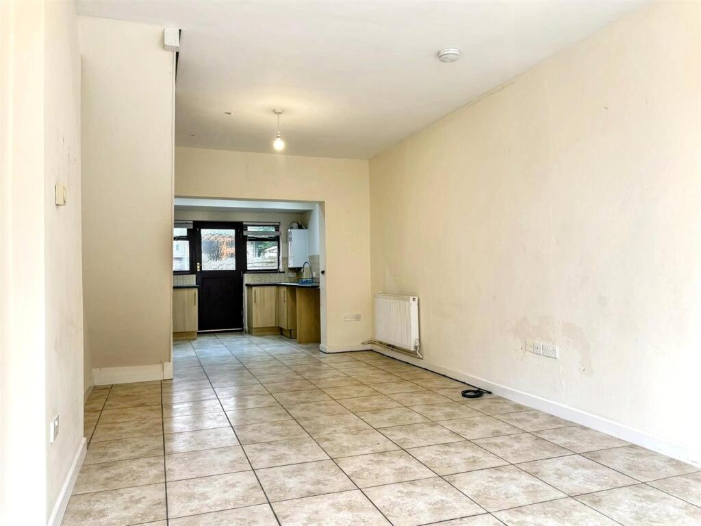 House in Stoke-on-Trent - More