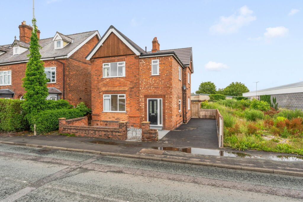 Main image of property: Middlewich Road, Northwich, CW9 7BP
