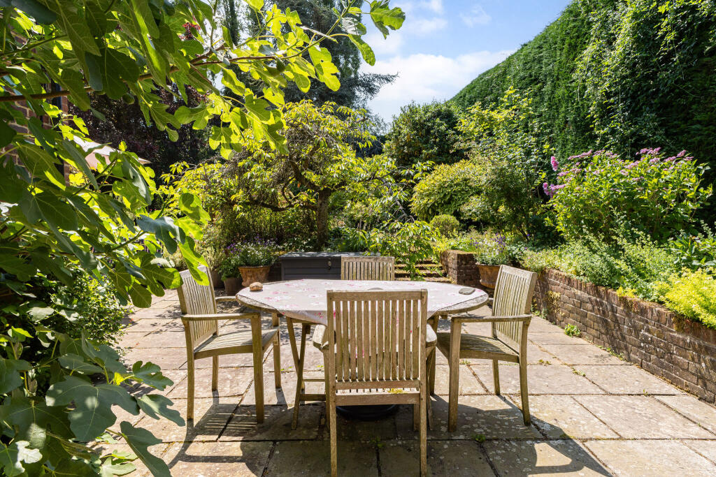 House in Hart, Long Sutton - More