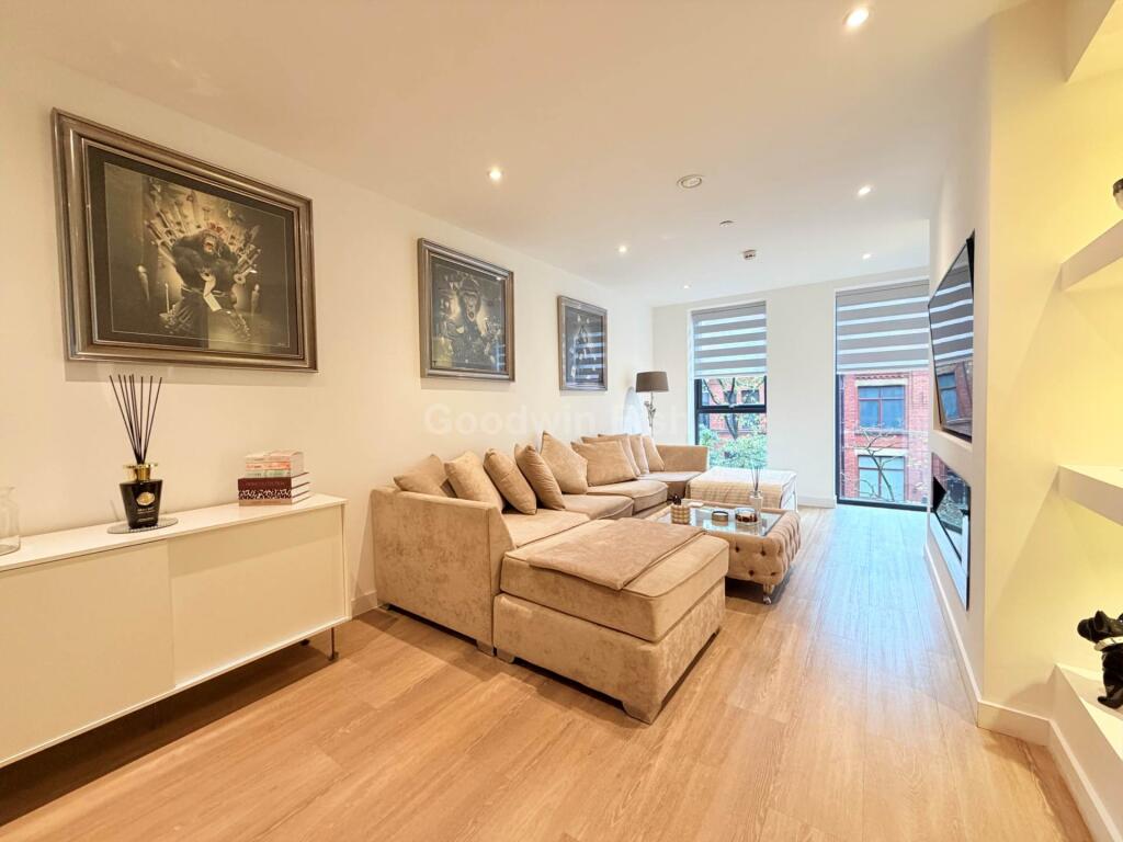 Apartment in Manchester, City Centre - View 4