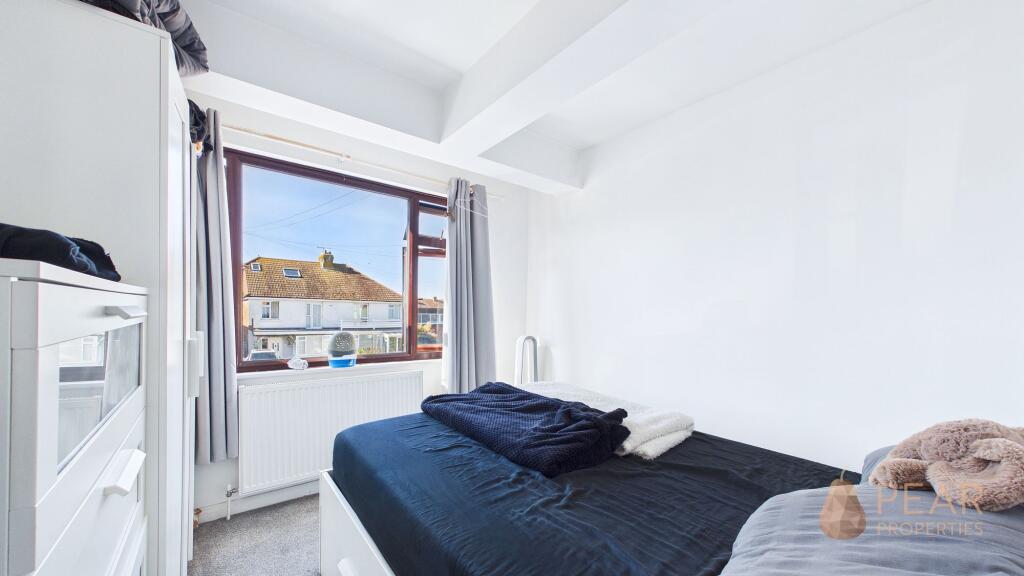 166 Brighton Road, Lancing, BN15 photo 4