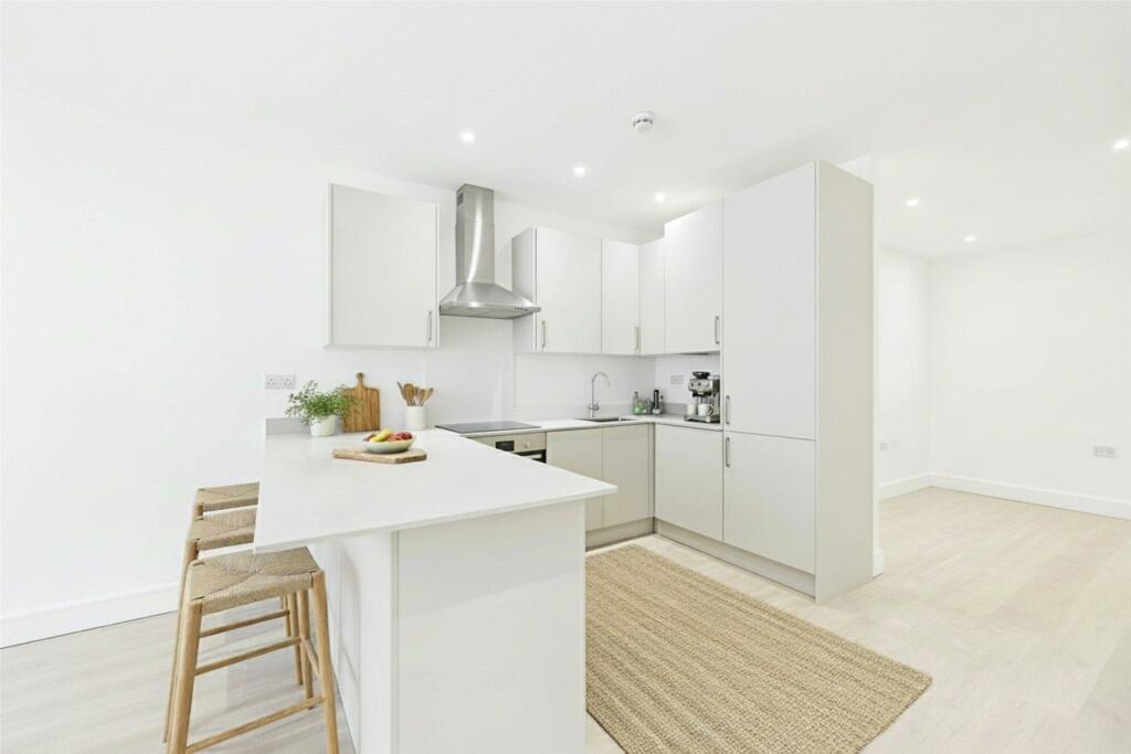 Main image of property: High Street, Maidenhead, Berkshire, SL6