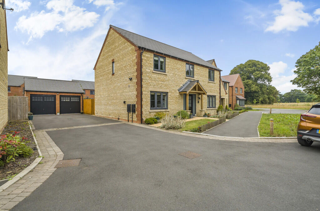 Main image of property: Aki Court, Blunsdon, Swindon