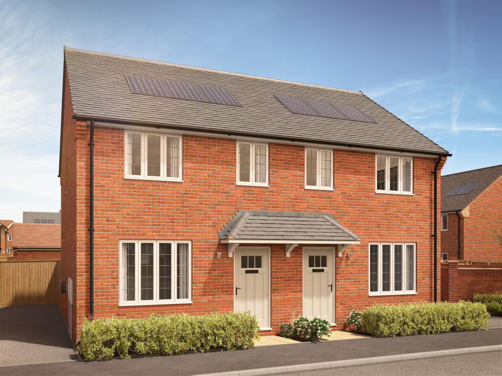 3-bed semi-detached on Havant Road,
Horndean,
Waterlooville, 
PO8 0DR, £365,000
