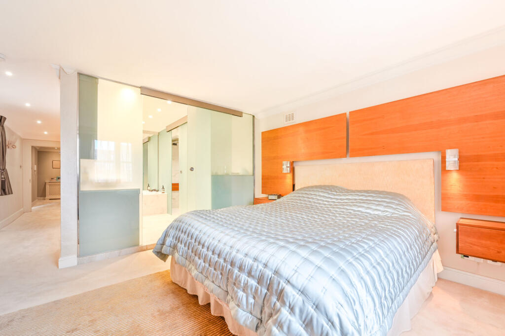 Apartment in London - View 2