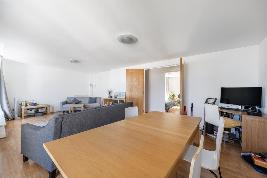 Apartment in London - View 3