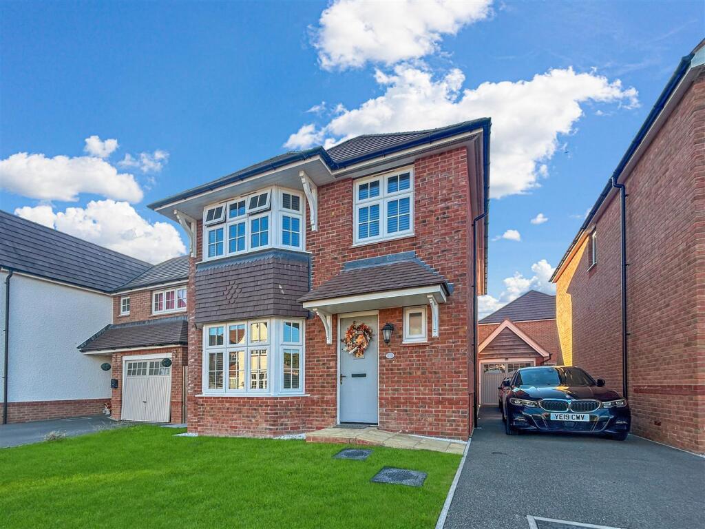 Main image of property: Kestrel Close, Kingsteignton