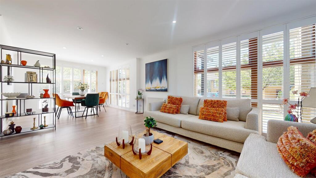 Woodward Place, Loughton Lodge, Milton Keynes photo 4