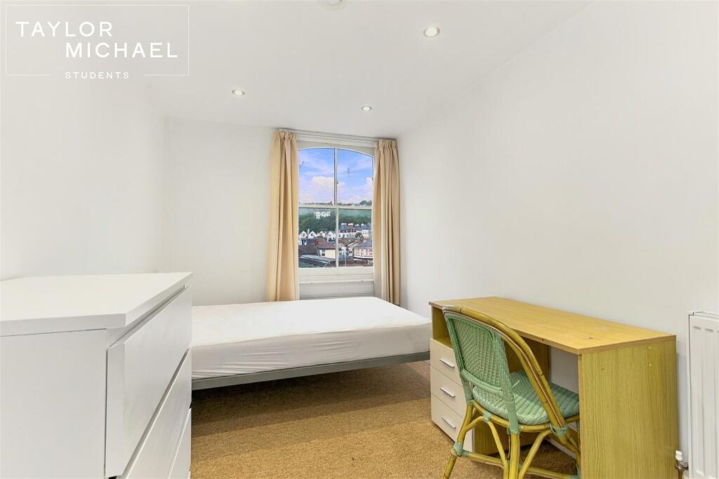 6 bedroom flat for rent