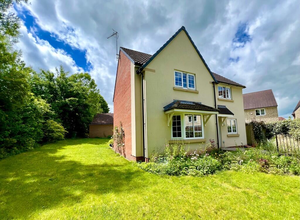 4-bed detached on Summer Leaze, Bishop Sutton, £575,000