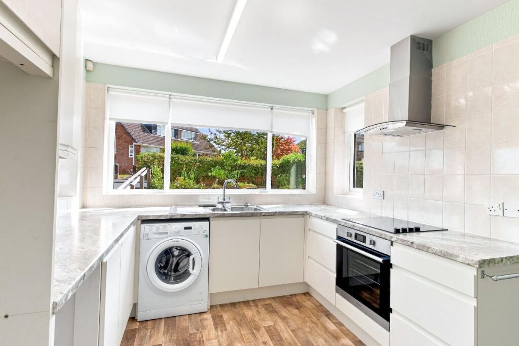 House in Leeds, Drighlington - View 2