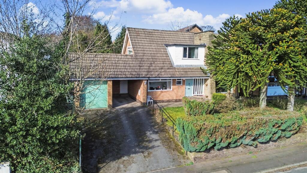 3 bedroom detached house for sale in Ringley Drive, Whitefield, M45