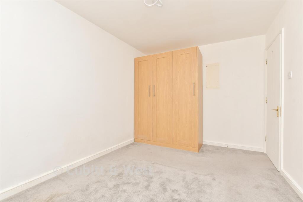2-bed flat on Benhill Road, Sutton, Surrey, £178,000