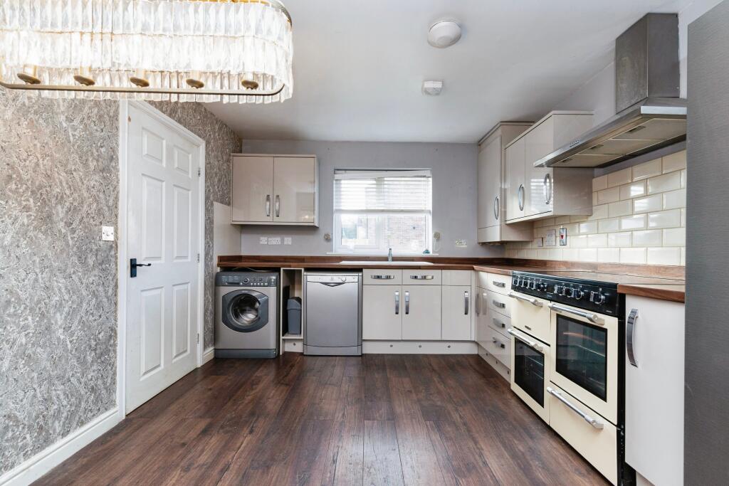 Beckfield Close, Colburn, Catterick Garrison, North Yorkshire, DL9 photo 4