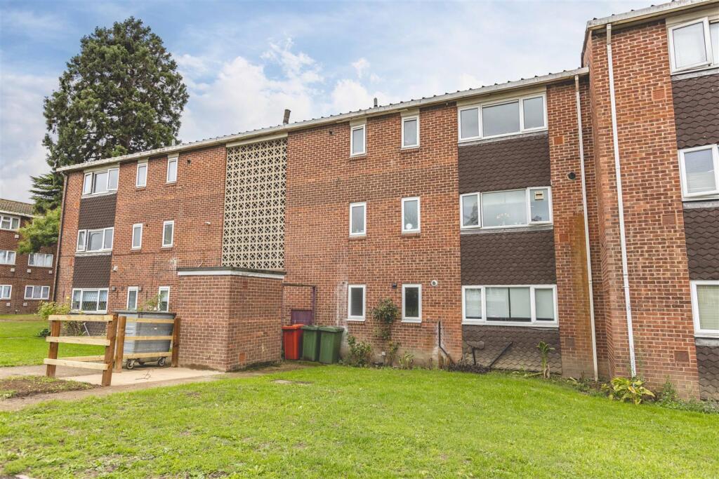 Main image of property: Grampian Way, Slough