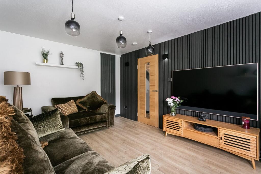 House in Edinburgh, Clovenstone, Wester Hailes - View 3