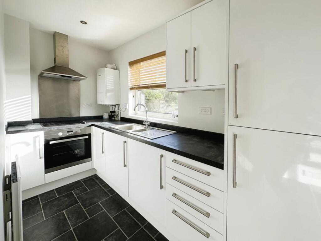 Main image of property: 26-30 High Street, Warmley, Bristol