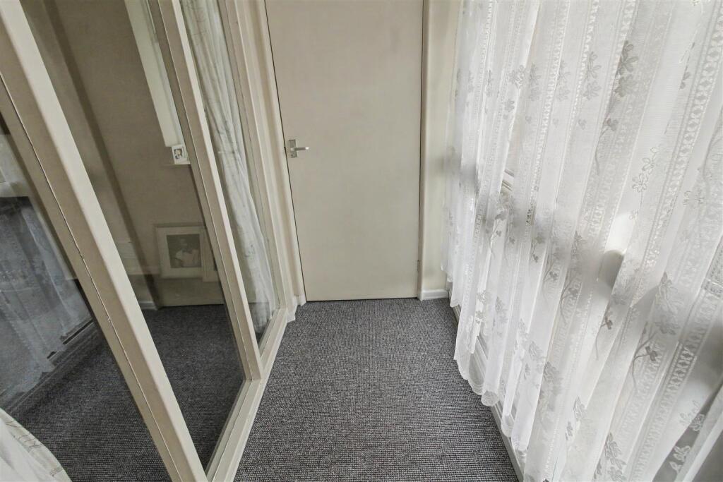 House in Nottingham, Bramcote - View 4
