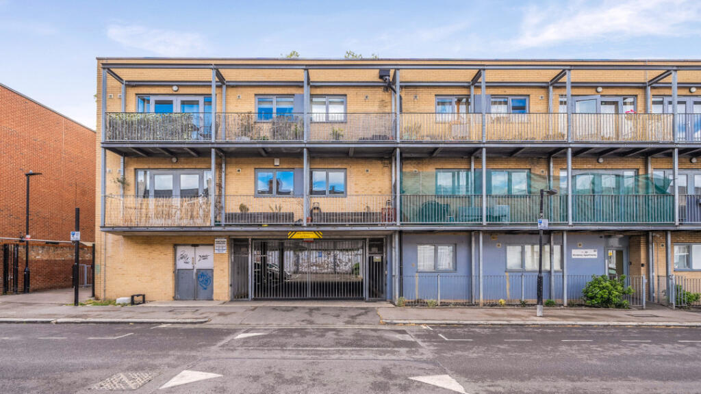 Main image of property: Cornwall Rd, London, N15 5AX