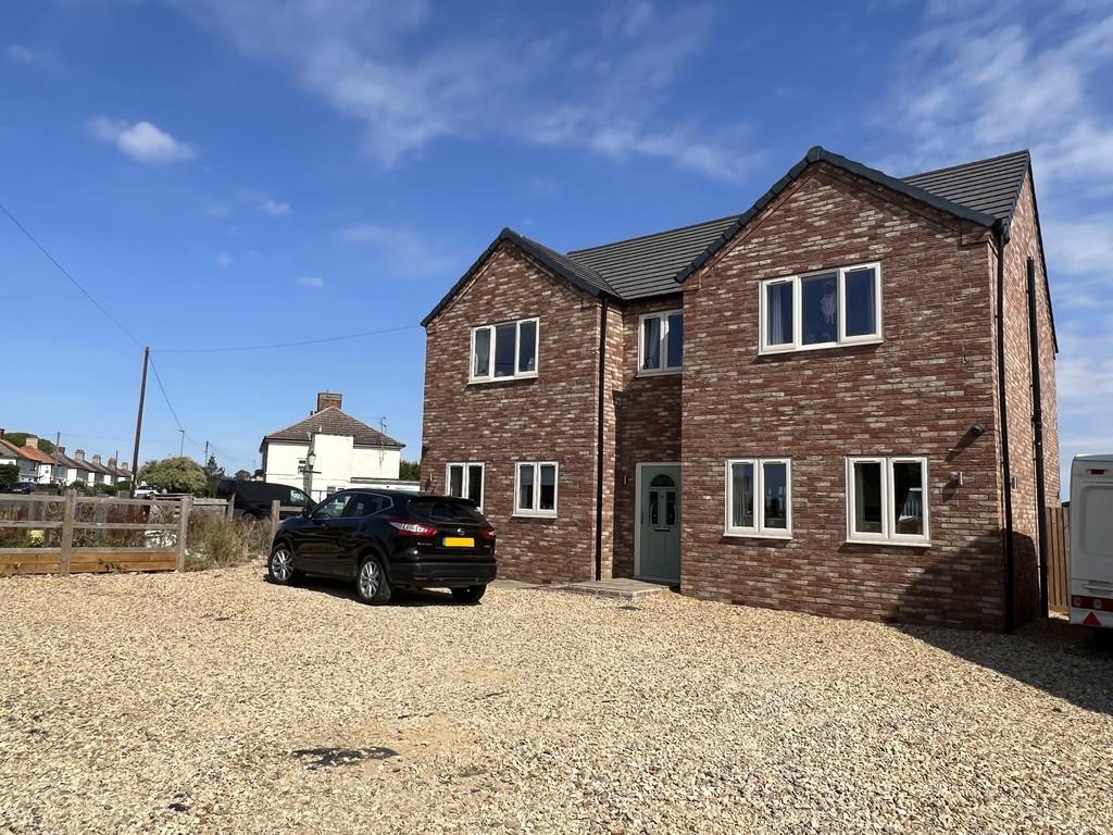 4-bed detached on 10b, Doddington Road, £500,000