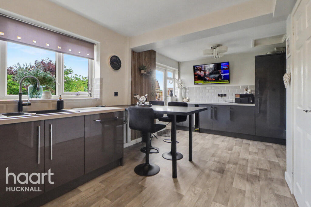 House in Ashfield, Hucknall - View 3