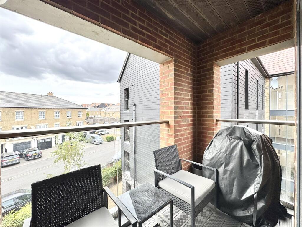 Apartment in Dartford - View 5