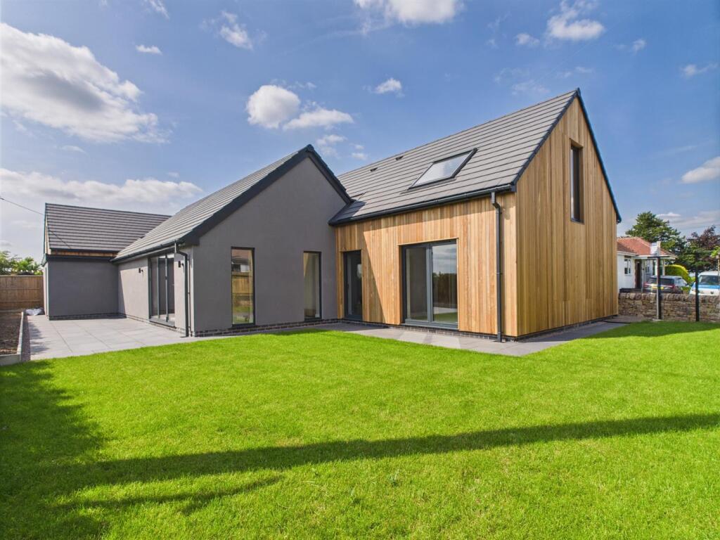 3-bed detached on Ladylea Road, Horsley, Derby, £575,000